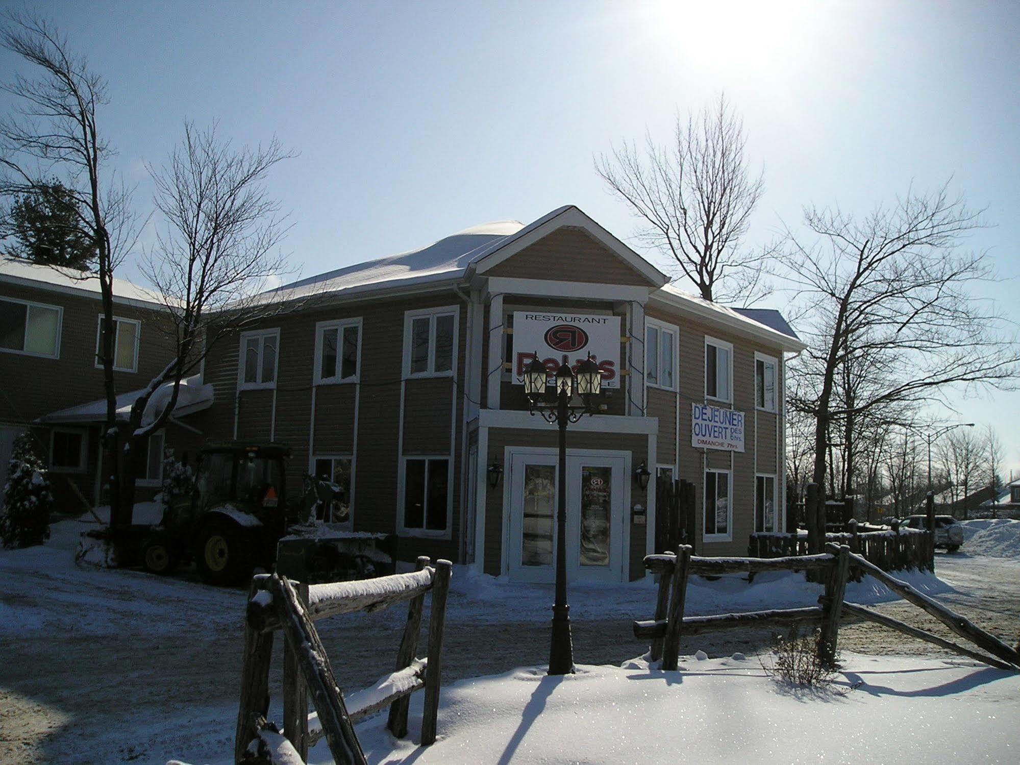 Motel Le Victo Викториавил Екстериор снимка
